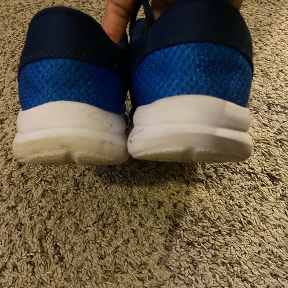 Boys champion shoes - Picture 5 of 6